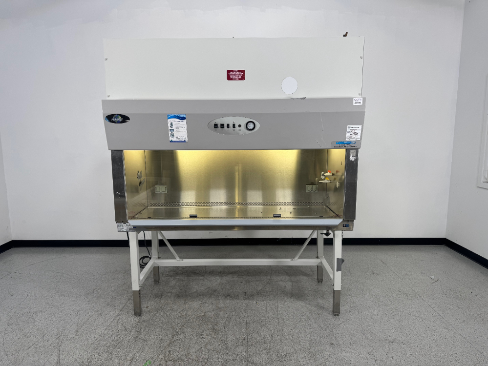 Image of Nuaire LabGard ES 6' BioSafety Cabinet